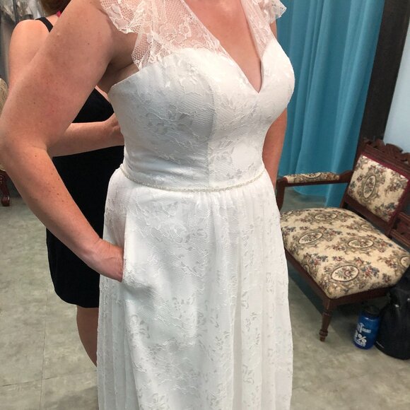 BOHO Vintage Sample Lace Aline Wedding Dress, V-Neck POCKETS Ruffle Cap Sleeves - Picture 10 of 15